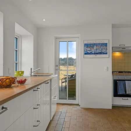 Amina - 200m From The Sea By Interhome Tatil Evi